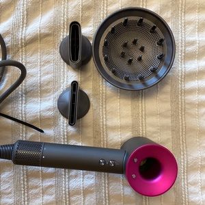 COPY - Dyson supersonic hairdryer